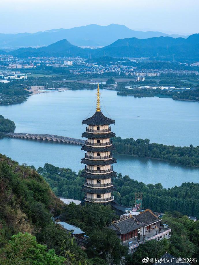 杭州成中国机器人与人工智能“摇篮”